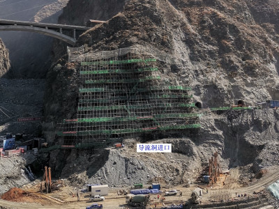 雅砻江卡拉水电站导流洞进出口支护工程